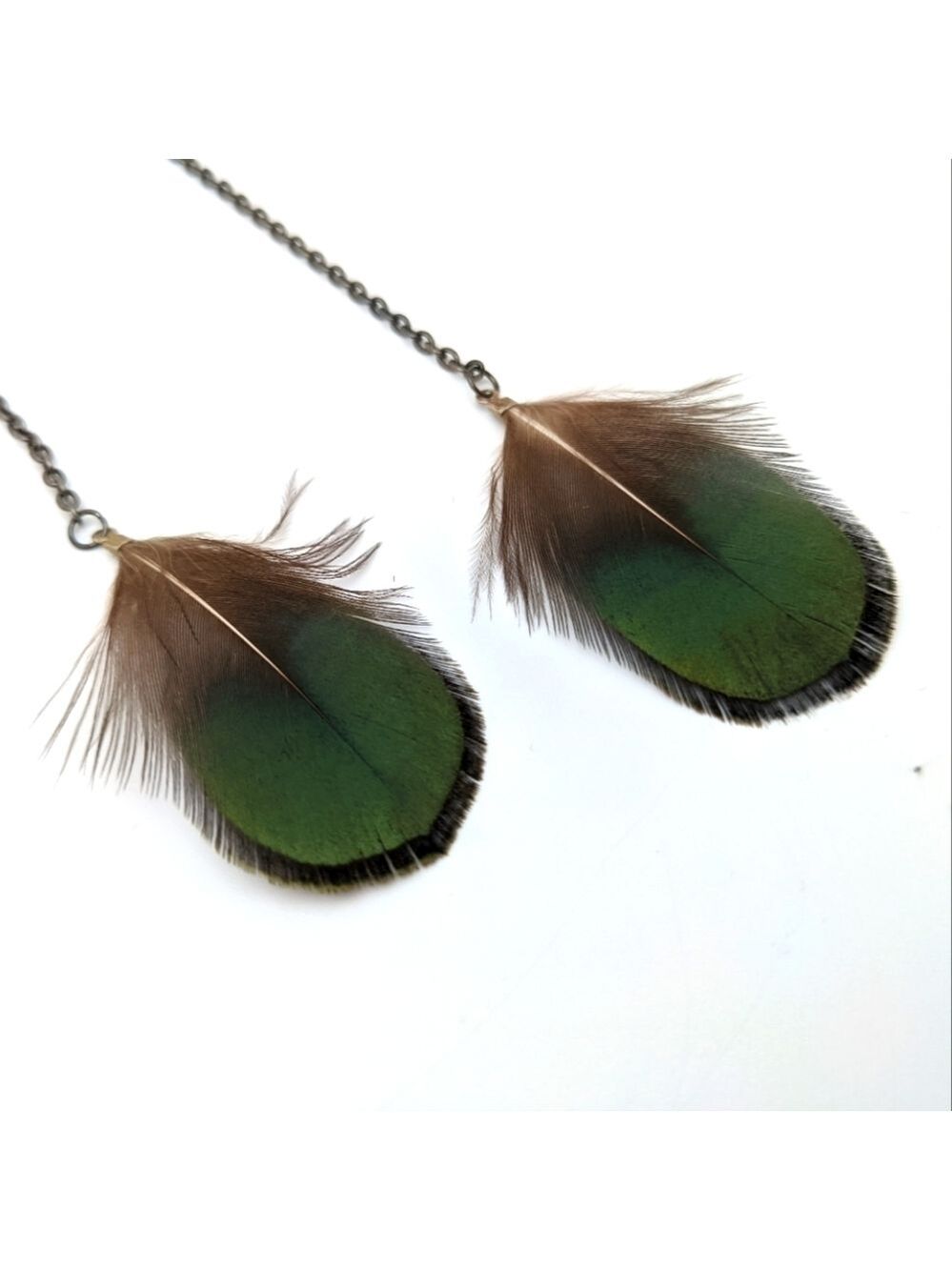 381MIDALANE Emerald Feather Earrings Gunmetal Chains - Picture 5 of 6